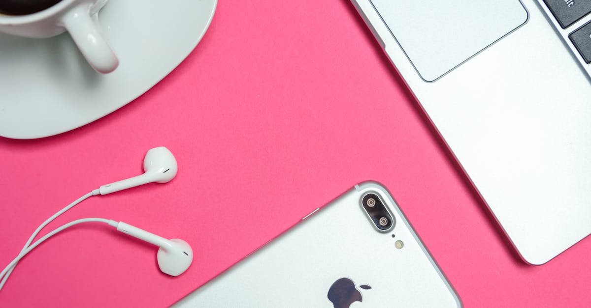 découvrez l'iphone, le smartphone innovant d'apple qui combine design élégant, performance exceptionnelle et fonctionnalités avancées. explorez ses capacités photographiques, son écosystème unique et restez connecté avec un appareil qui redéfinit les standards de la technologie mobile.