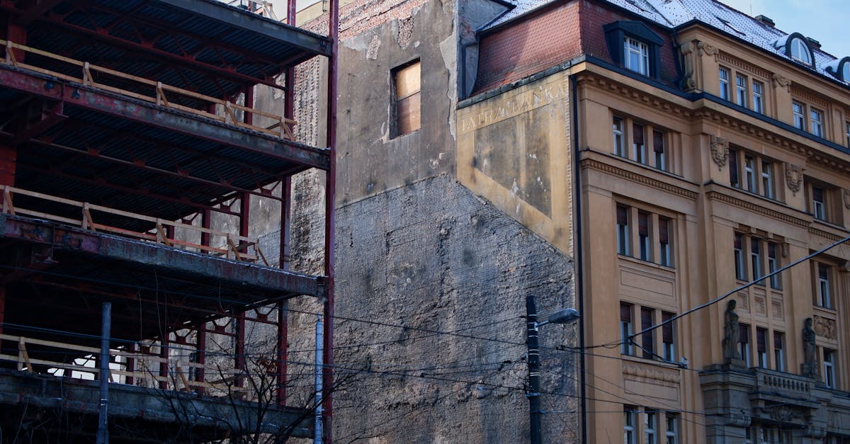 découvrez 'urban evolution', un voyage fascinant à travers l'évolution des villes modernes. explorez les tendances architecturales, les innovations durables et les transformations sociétales qui redéfinissent notre environnement urbain. plongez dans le futur des métropoles et inspirez-vous des projets qui façonnent le monde de demain.