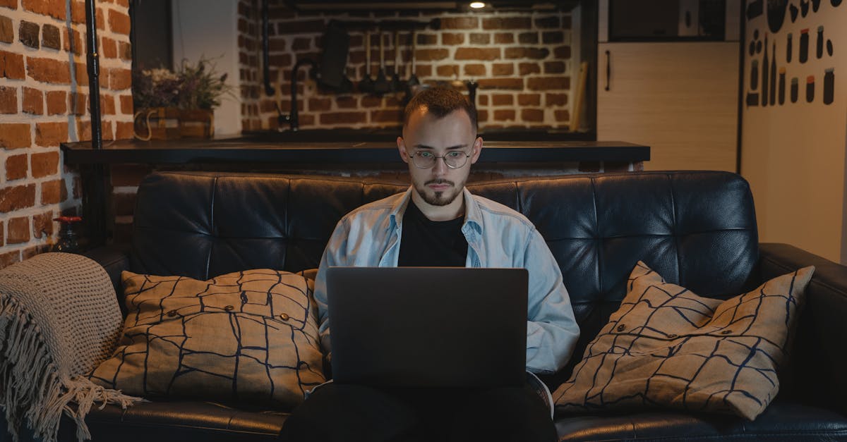 découvrez les avantages du travail à distance : flexibilité, équilibre vie professionnelle/vie personnelle et opportunités de carrière. apprenez à maximiser votre productivité tout en travaillant confortablement depuis chez vous.