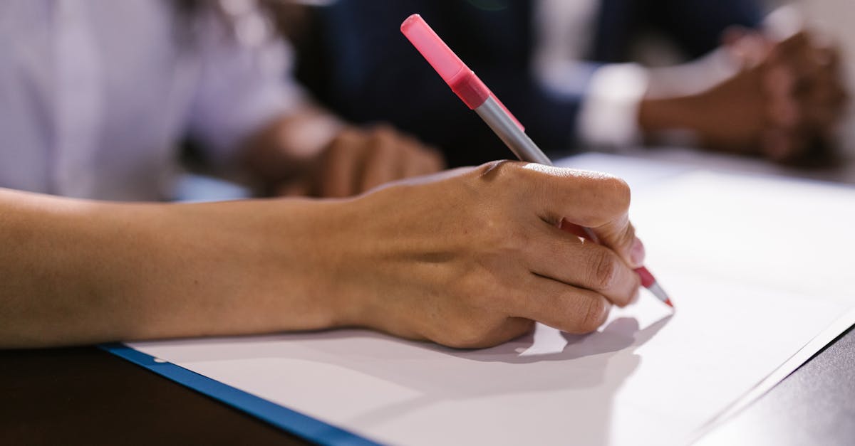 découvrez l'univers fascinant des scribes, ces maîtres de l'écriture qui ont marqué l'histoire par leur talent et leur savoir-faire. explorez leur rôle essentiel dans la transmission des connaissances et l'enregistrement des événements tout au long des âges.