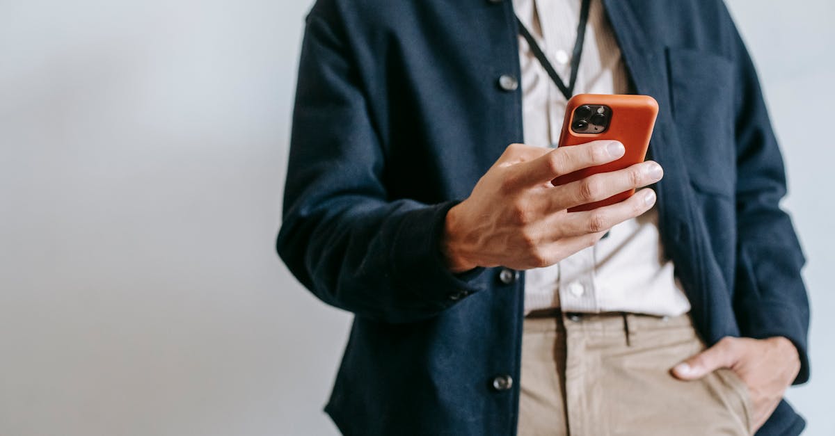 découvrez les arnaques par sms, leurs méthodes de fonctionnement et comment vous en protéger. protégez vos informations personnelles des fraudes en restant informé sur les techniques utilisées par les escrocs.