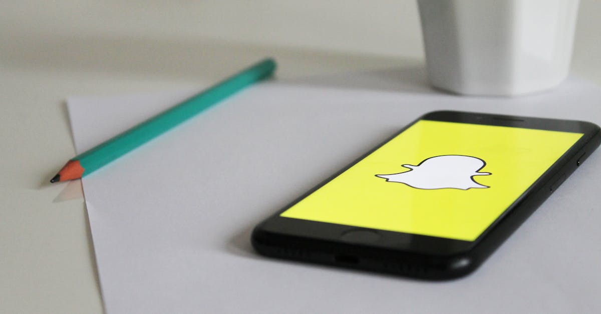 découvrez snapchat, l'application incontournable de partage de moments éphémères avec des filtres amusants et des fonctionnalités innovantes. restez connecté avec vos amis et exprimez votre créativité grâce à des snap et des stories uniques !