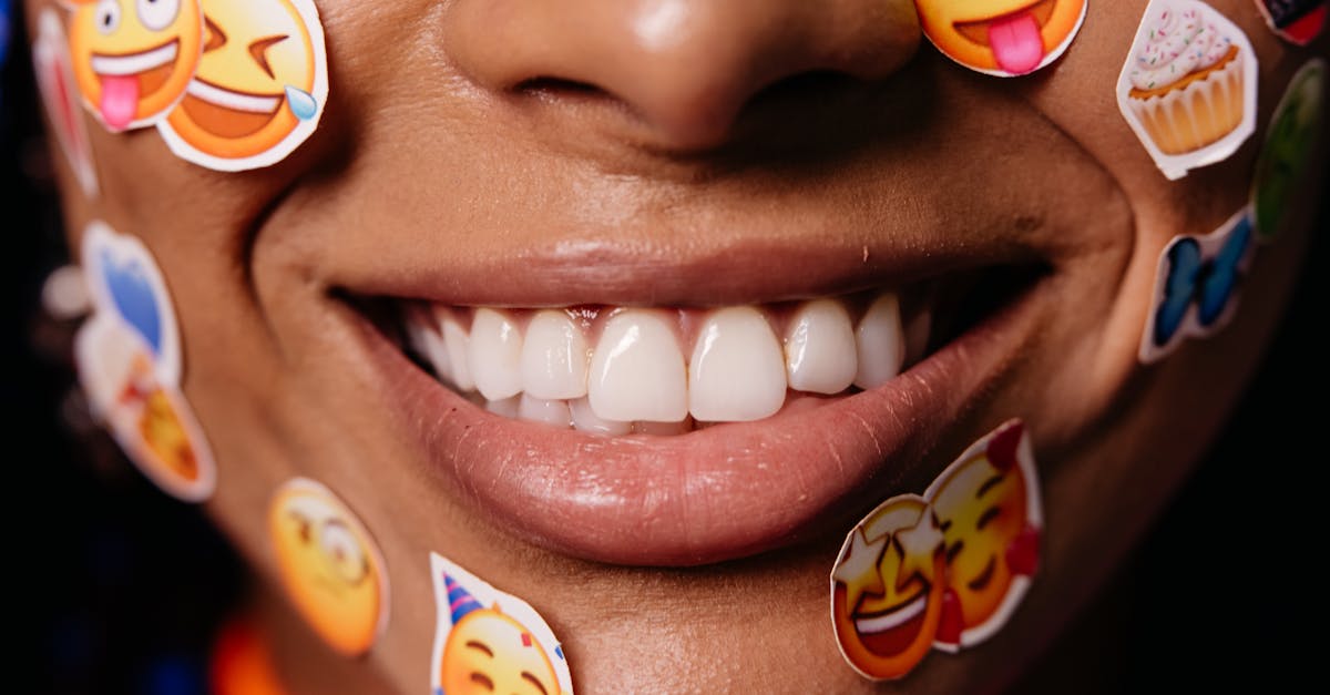 découvrez l'univers coloré des emojis : une façon ludique et expressive de communiquer sur vos émotions, vos pensées et vos moments du quotidien. plongez dans la richesse de ces petites icônes qui embellissent vos messages et apportent une touche d'originalité à vos échanges !