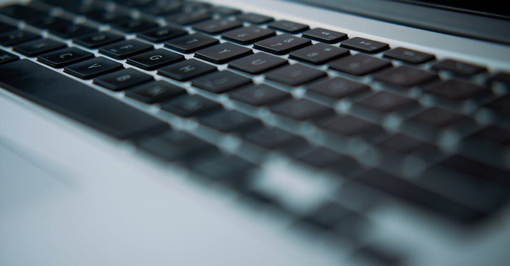 découvrez notre guide complet sur les raccourcis clavier pour optimiser votre productivité. apprenez à naviguer plus rapidement dans vos applications et à exécuter des tâches courantes en un clin d'œil grâce à des combinaisons de touches essentielles.