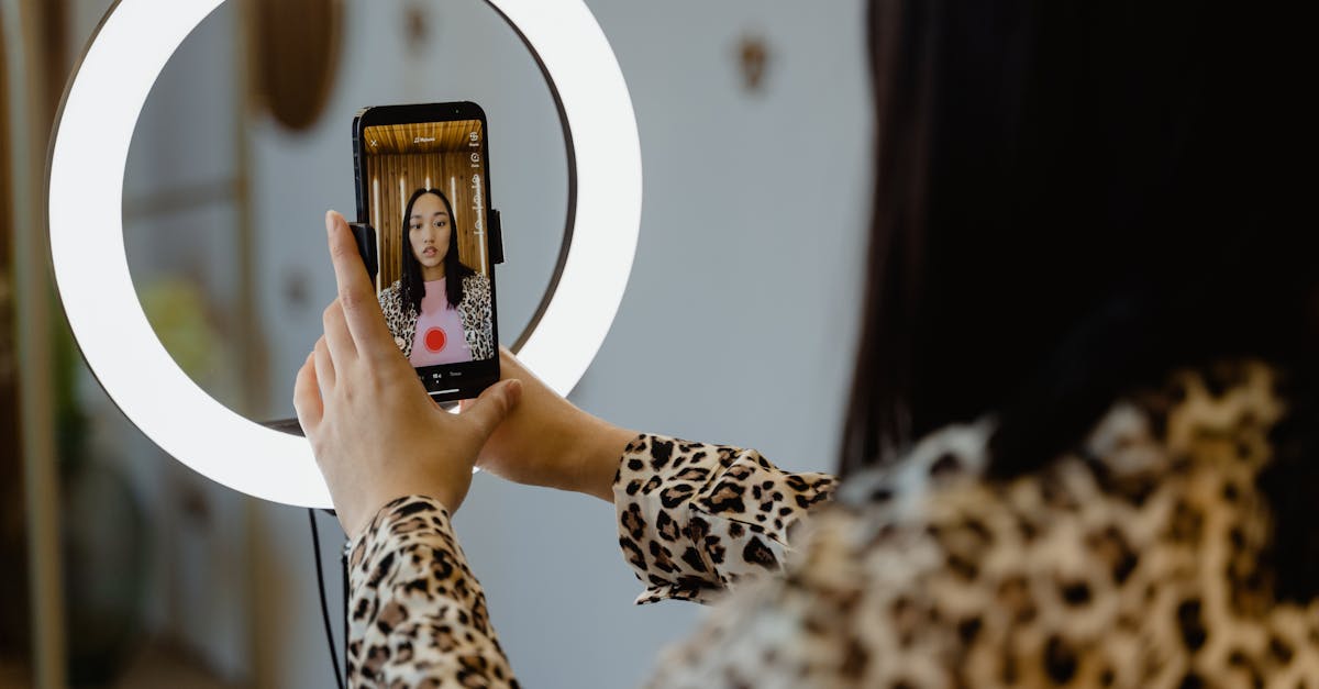 découvrez comment optimiser vos vidéos pour améliorer leur visibilité et leur engagement. apprenez les meilleures pratiques en matière de seo vidéo, de balisage et d'analytique pour maximiser votre impact et atteindre un public plus large.