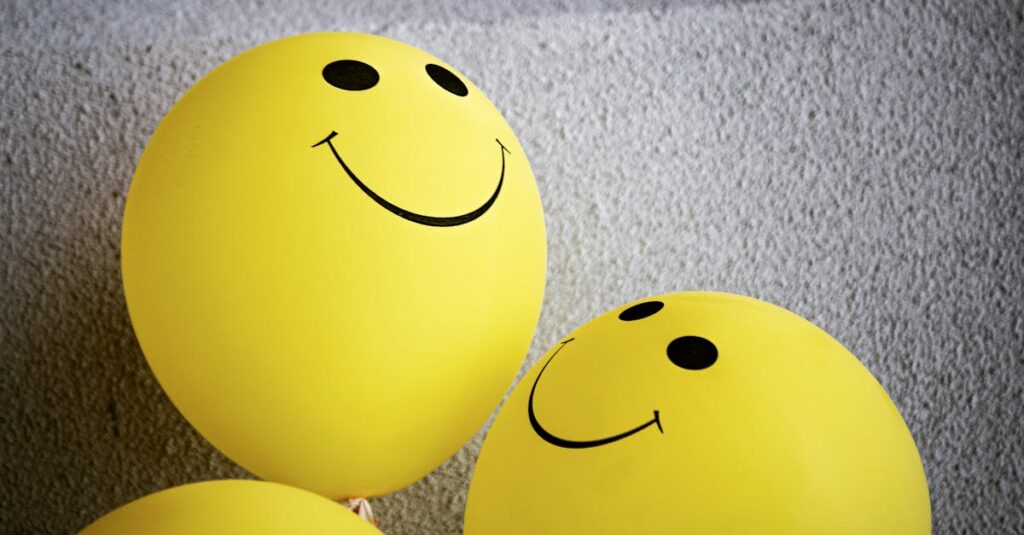 découvrez l'univers des emojis : des petits pictogrammes qui enrichissent vos messages et expriment vos émotions avec créativité. explorez leur histoire, leur utilisation et apprenez à les intégrer parfaitement dans vos conversations quotidiennes.