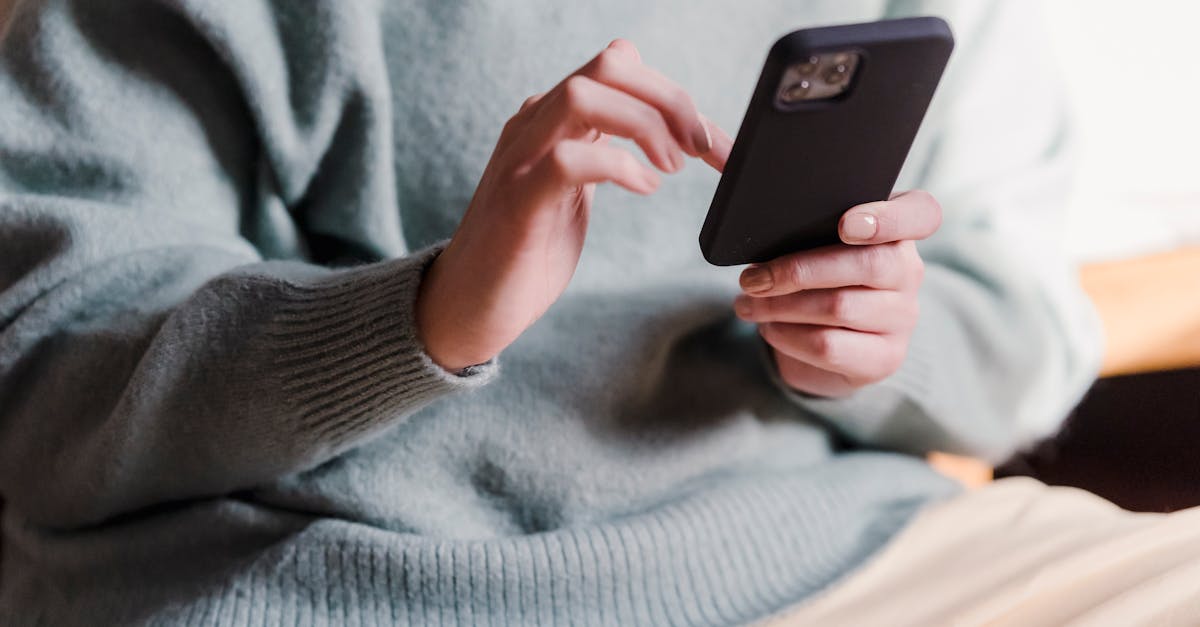 découvrez comment identifier et éviter les arnaques par sms. apprenez à protéger vos informations personnelles et à rester en sécurité face à ces fraudes numériques croissantes.