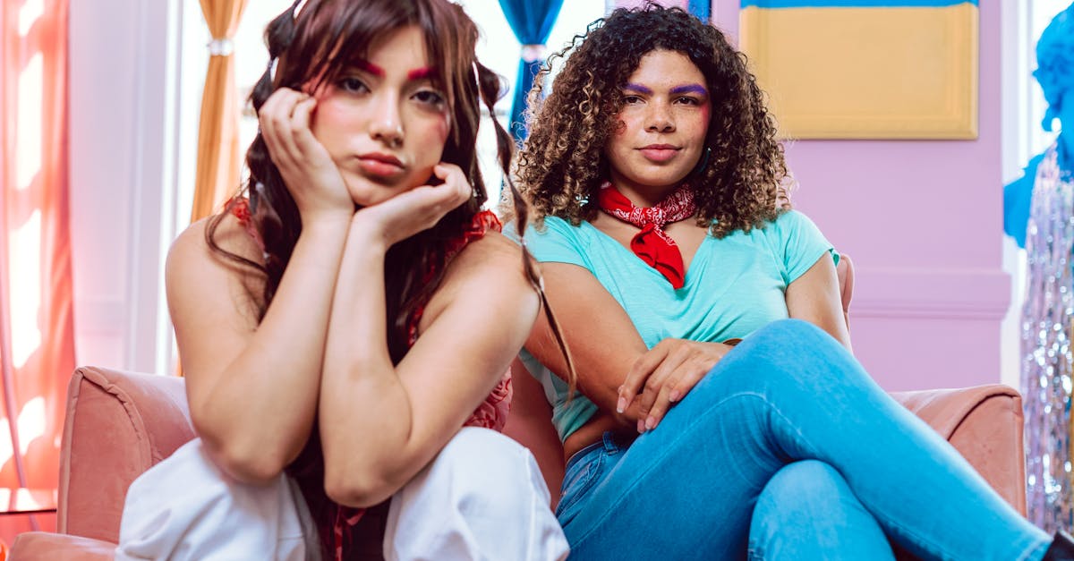 découvrez l'univers captivant de tiktok, l'application incontournable qui transforme vos idées créatives en vidéos courtes et engageantes. rejoignez des millions d'utilisateurs et inspirez-vous des tendances, défis et contenus variés pour exprimer votre originalité!