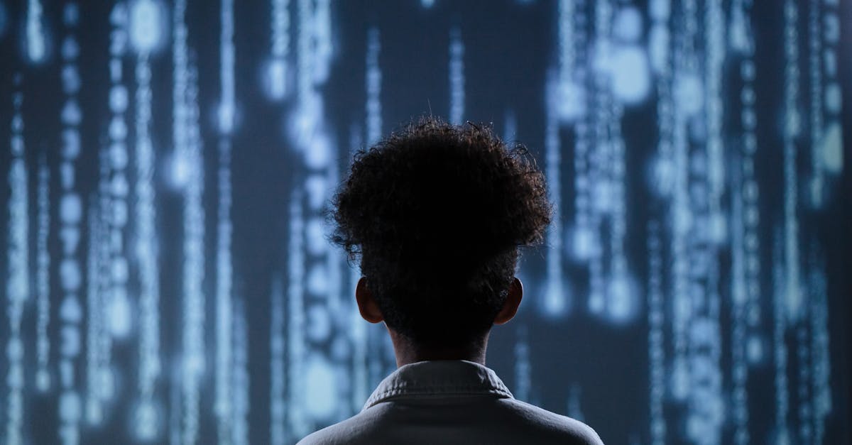 découvrez la virtualisation, une technologie révolutionnaire qui optimise l'utilisation des ressources informatiques en permettant de créer des environnements virtuels. apprenez comment la virtualisation améliore la flexibilité, la sécurité et la gestion des systèmes tout en réduisant les coûts. explorez ses applications dans divers secteurs, du cloud computing à la consolidation des serveurs.