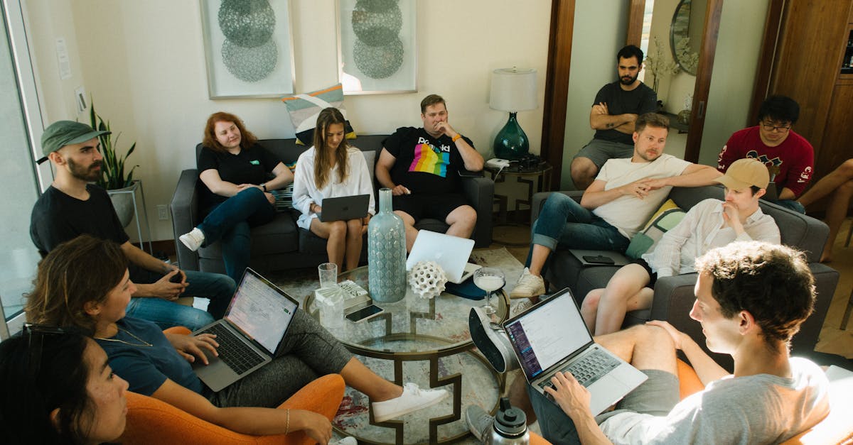 participez à une discussion de groupe enrichissante : échangez des idées, partagez vos opinions et développez vos compétences en communication dans un cadre convivial.