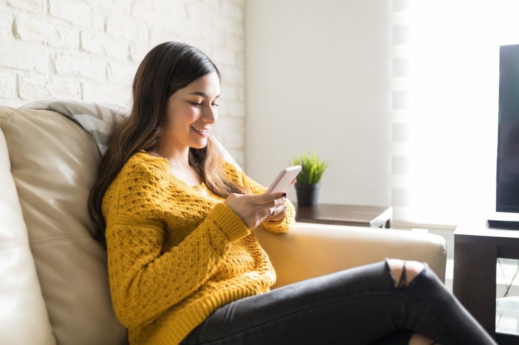 Woman Finding A Date Online