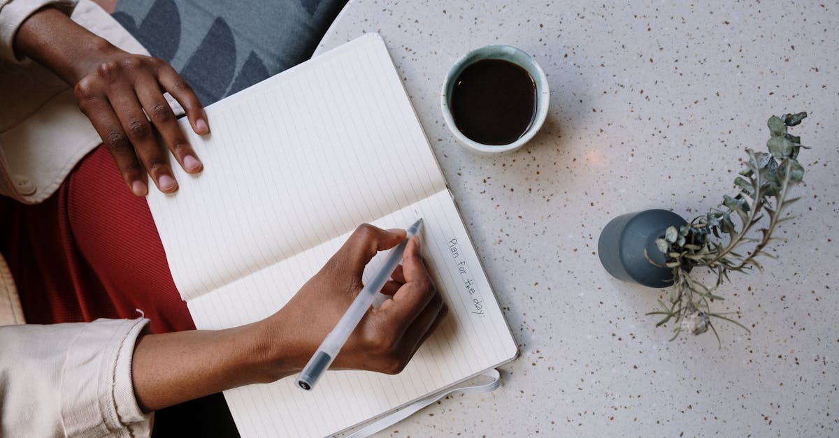 découvrez comment utiliser google keyword planner, l'outil gratuit de google pour rechercher des mots-clés pertinents, analyser leur volume de recherche et optimiser votre stratégie seo ou campagnes google ads.