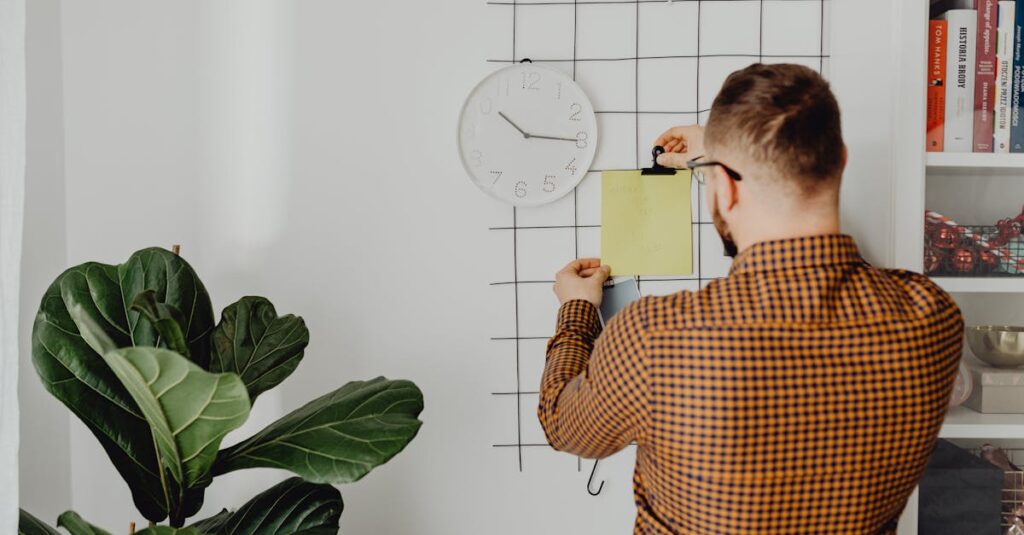 découvrez les meilleurs horaires pour publier vos contenus sur les réseaux sociaux et maximiser votre engagement grâce à nos conseils sur les moments idéaux pour poster.