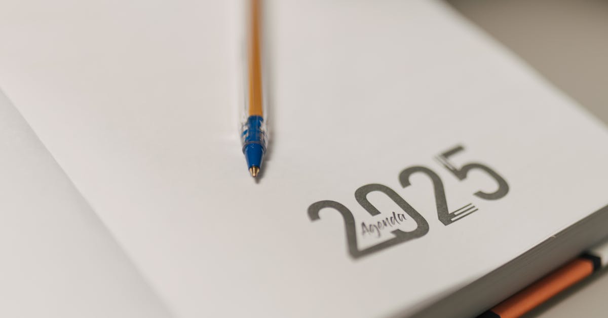 téléchargez gratuitement votre calendrier imprimable 2025. organisez votre année avec ce calendrier pratique, disponible en différents formats à imprimer facilement chez vous.