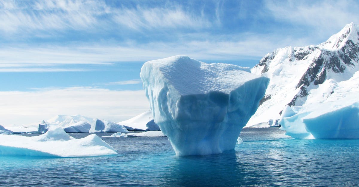 découvrez ce qu'est un iceberg, ses caractéristiques principales, comment il se forme et son importance pour l'environnement. informations fascinantes, faits insolites et photos d'icebergs spectaculaires.
