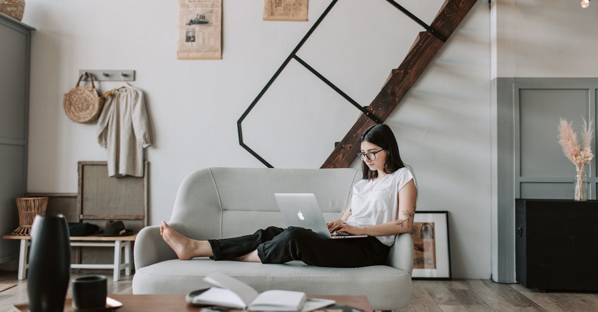 découvrez tout ce qu'il faut savoir sur le macbook : nouveautés, performances, design élégant, et conseils pour choisir le modèle adapté à vos besoins. profitez de l'expérience apple avec un ordinateur portable puissant et innovant.