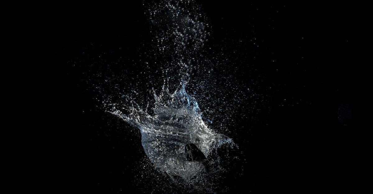 découvrez les effets spectaculaires des explosions de trous noirs et leurs impacts cosmologiques fascinants.