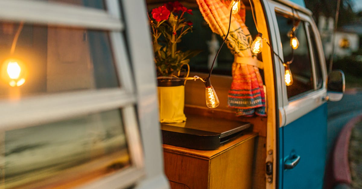 découvrez la dacia campervan, le van aménagé idéal pour des aventures en toute simplicité et à petit budget. confort, praticité et liberté sur la route.