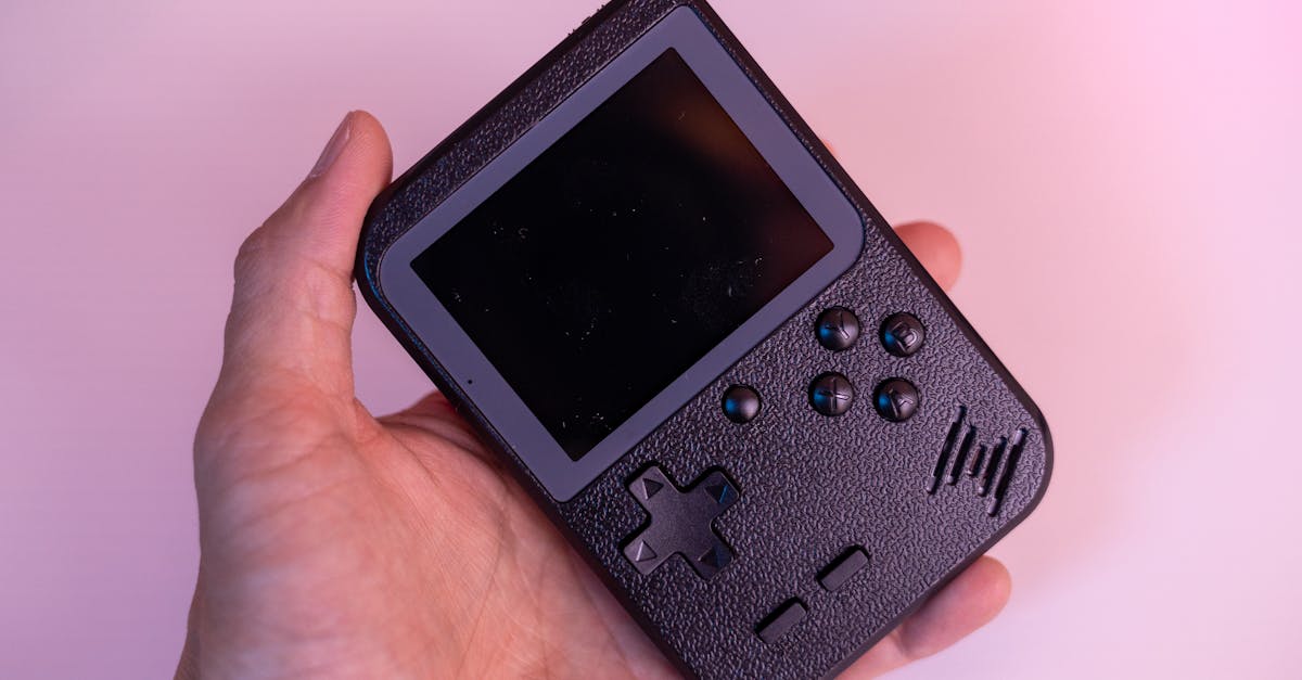 découvrez tout sur la game boy, la console portable emblématique de nintendo qui a révolutionné le jeu vidéo mobile avec des centaines de jeux classiques et un design compact.