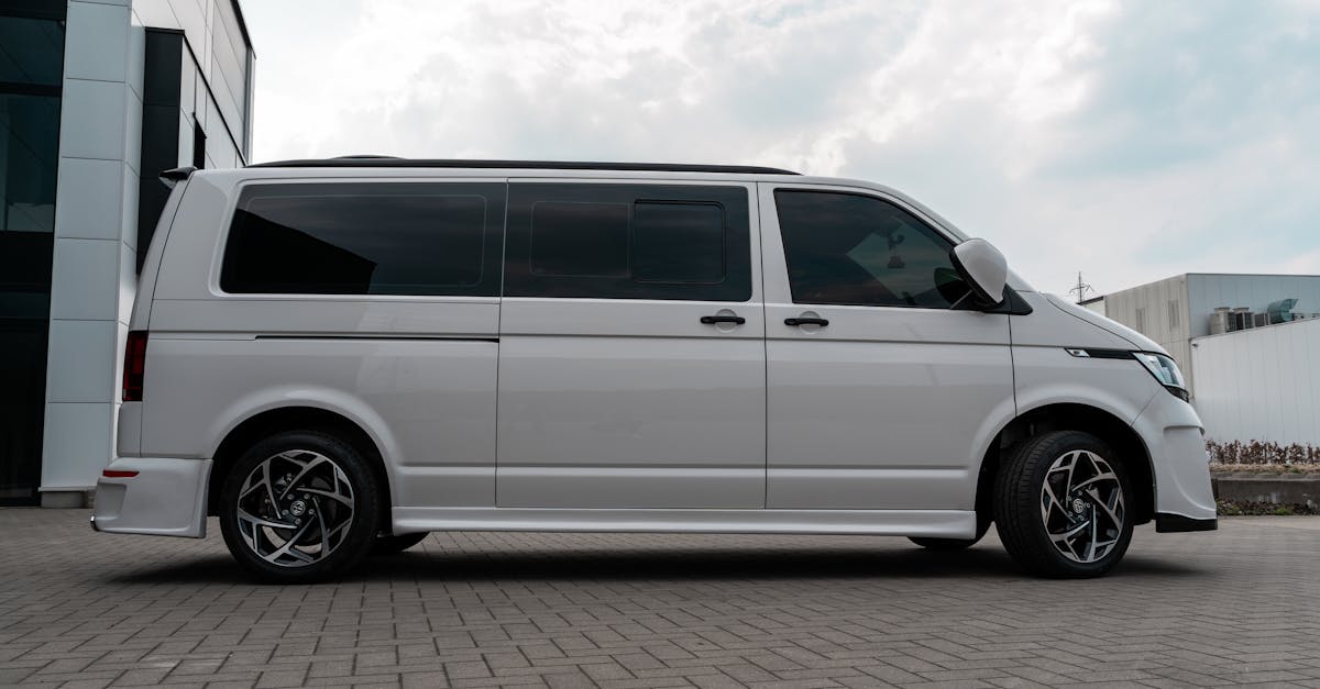 découvrez les dangers de l'utilisation du téléphone au volant et comment rester concentré pour assurer votre sécurité et celle des autres sur la route.