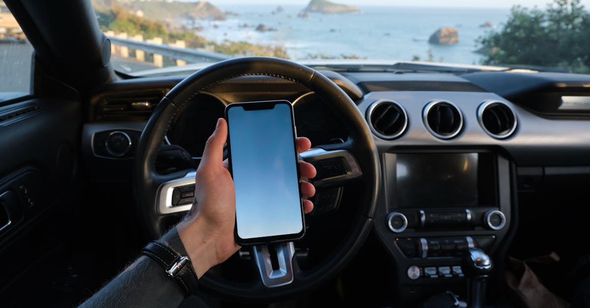 découvrez pourquoi l'utilisation du téléphone au volant est dangereuse et comment éviter cette distraction pour garantir votre sécurité et celle des autres sur la route.
