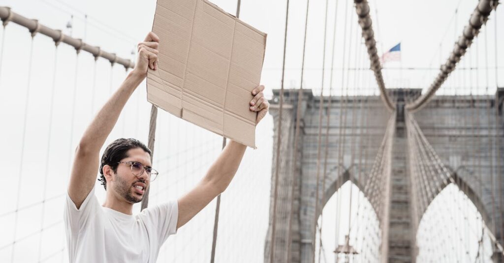 McDonald’s sous pression : le mécontentement des clients face à la flambée des prix entraîne un boycott massif ! découvrez ce qu'est un boycott, son impact social et économique, et comment il est utilisé comme outil de protestation pacifique.