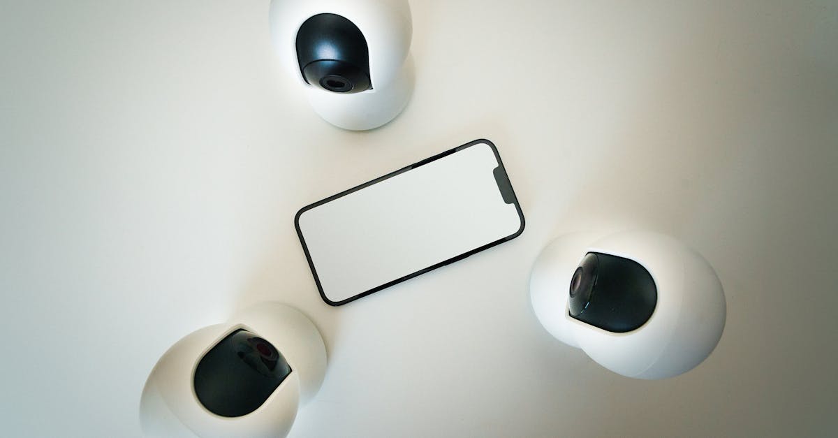 découvrez nos solutions de surveillance à domicile pour protéger efficacement votre maison et assurer la sécurité de votre famille 24h/24.