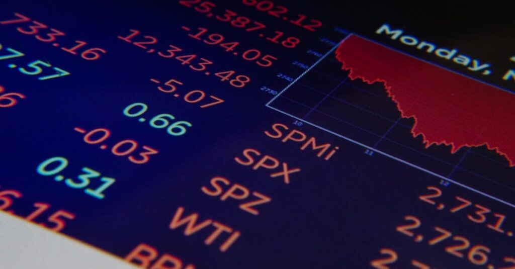 Les ventes de Tesla en chute : Elon Musk dégaine une réponse surprenante ! découvrez les raisons du déclin des ventes de tesla et son impact sur le marché automobile.