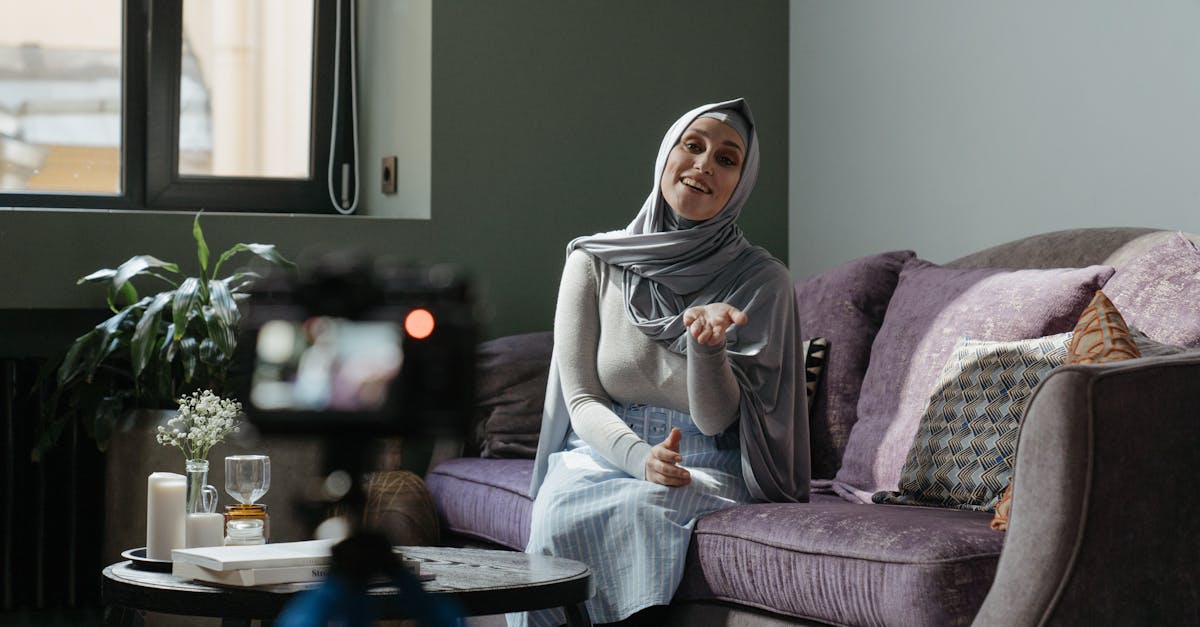 création de contenu authentique : des textes, images et vidéos uniques qui reflètent véritablement votre identité et captivent votre audience.