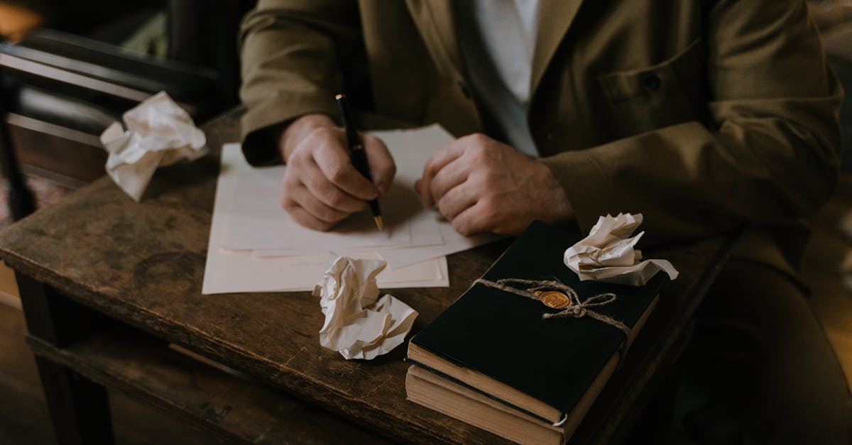 découvrez notre sélection d'auteurs talentueux, leurs œuvres et leurs biographies détaillées. plongez dans l'univers littéraire et trouvez votre prochain auteur préféré.