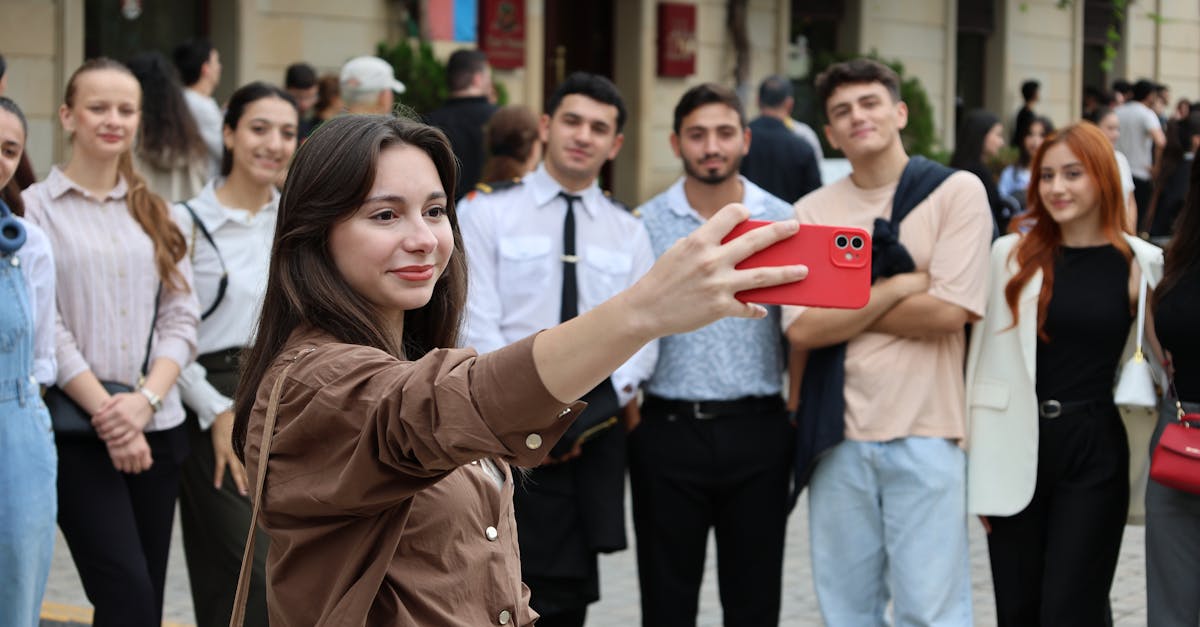 instagram est une plateforme de partage de photos et de vidéos qui permet de connecter les utilisateurs à travers le monde, de découvrir des contenus inspirants et de partager des moments précieux.