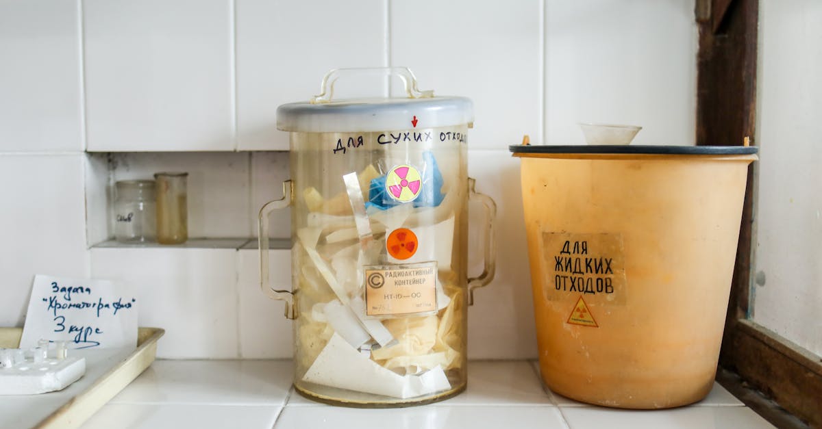 découvrez tout ce qu'il faut savoir sur la toxicité : définitions, effets, prévention et solutions pour protéger votre santé et l'environnement.