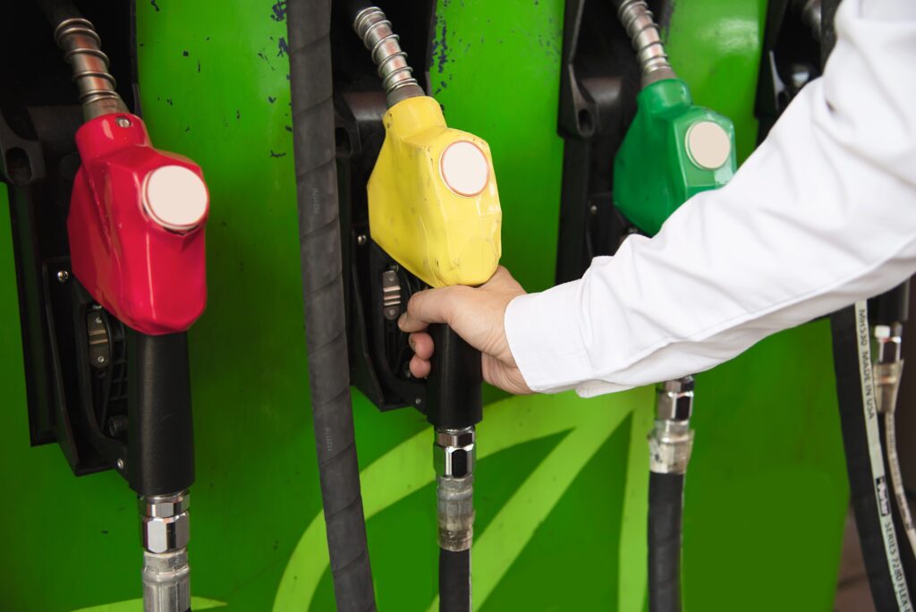 Ravitaillement d’essence au Québec : Guide complet pour les automobilistes